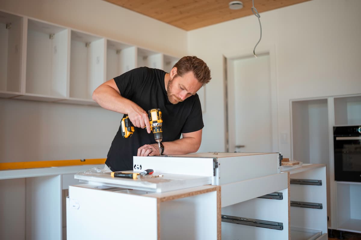 Schrijnwerker aan het werk - professionele website